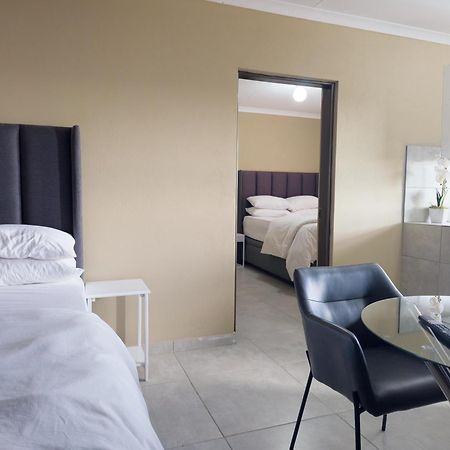 Cosmo Sleepover Roodepoort Exterior photo