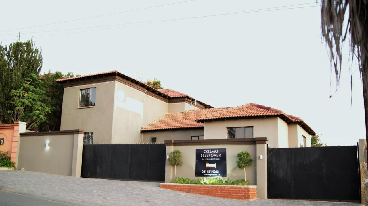 Cosmo Sleepover Roodepoort Exterior photo