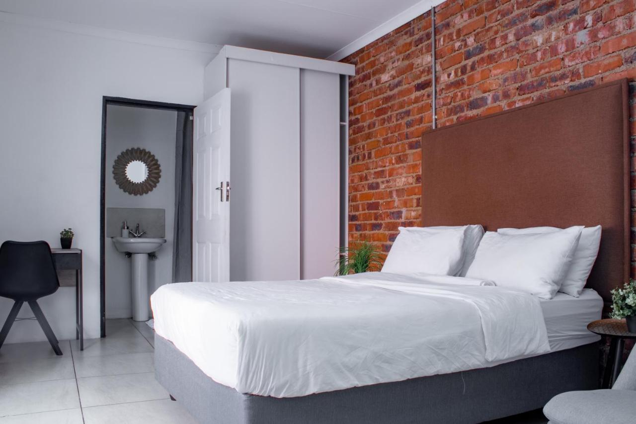 Cosmo Sleepover Roodepoort Exterior photo