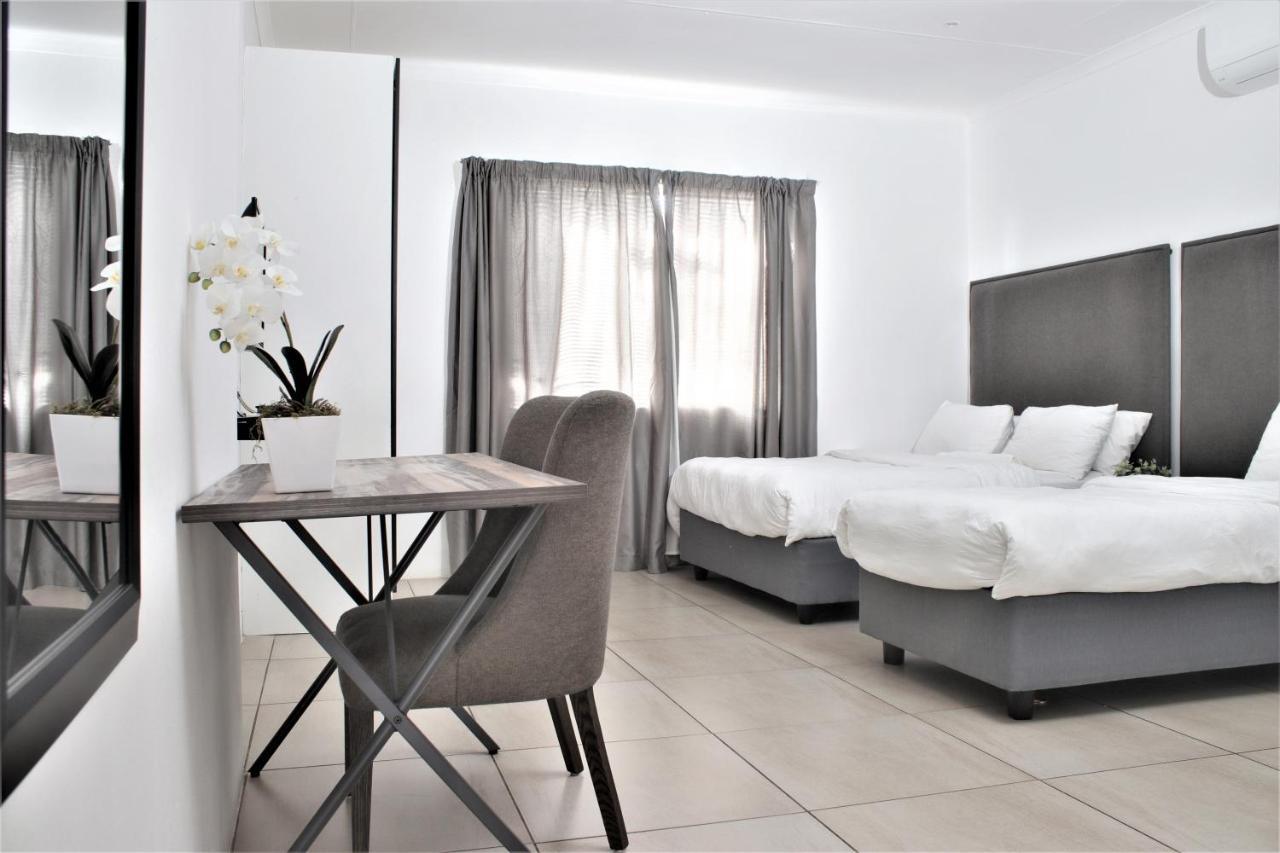 Cosmo Sleepover Roodepoort Exterior photo
