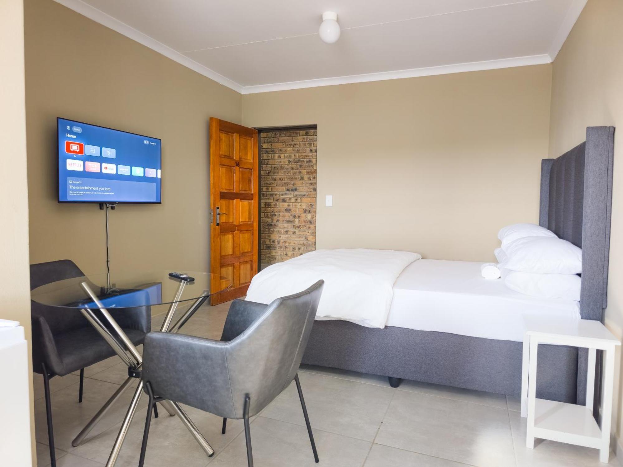 Cosmo Sleepover Roodepoort Exterior photo